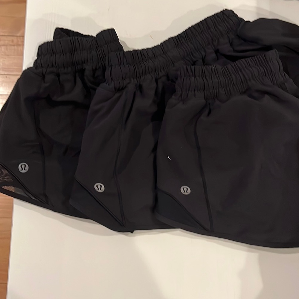 Hottie hot- black 2.5”, low waisted lululemon short